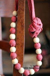 red-necktie-necklace-finish