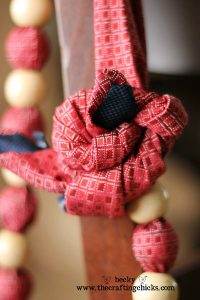 red-necktie-necklace-rosett