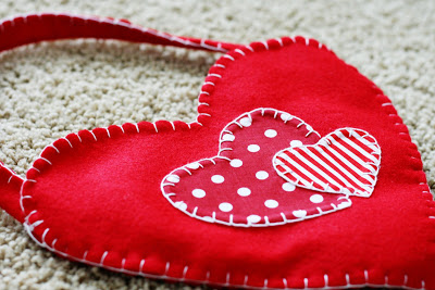 DIY Valentine Crafts | DIY Felt Bag
