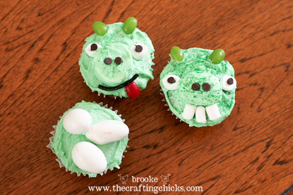 Angry Bird Pig Cupcakes