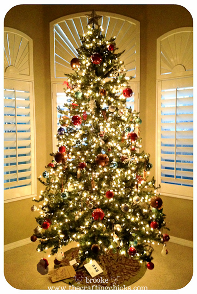 Spreading Real Holiday Cheer {with Traditions and Decorations} - The ...