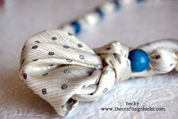 Diy : Necklaces from Ties • Recyclart