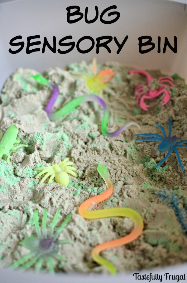 Glow in the Dark Bug Sensory Bin | Bug Week. A list of books, crafts, activities and recipes to easily engage your kids. 