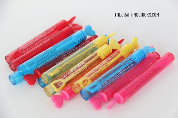 Star Wars Lightsaber Bubble Wand Valentines - The Crafting Chicks