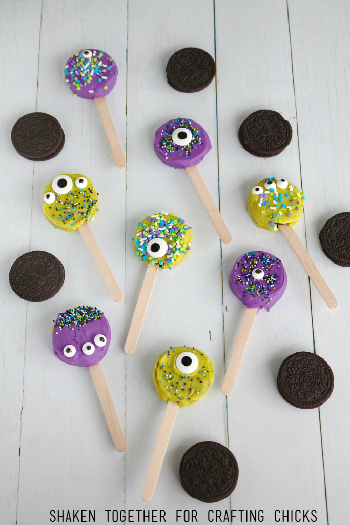 How CUTE are these Monster Face Oreo Pops?!