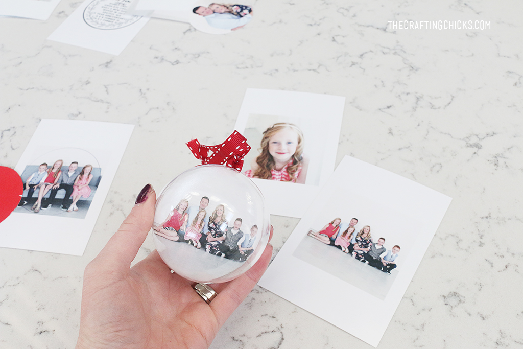 DIY Photo Ornaments - Grandparents will love this Christmas gift!