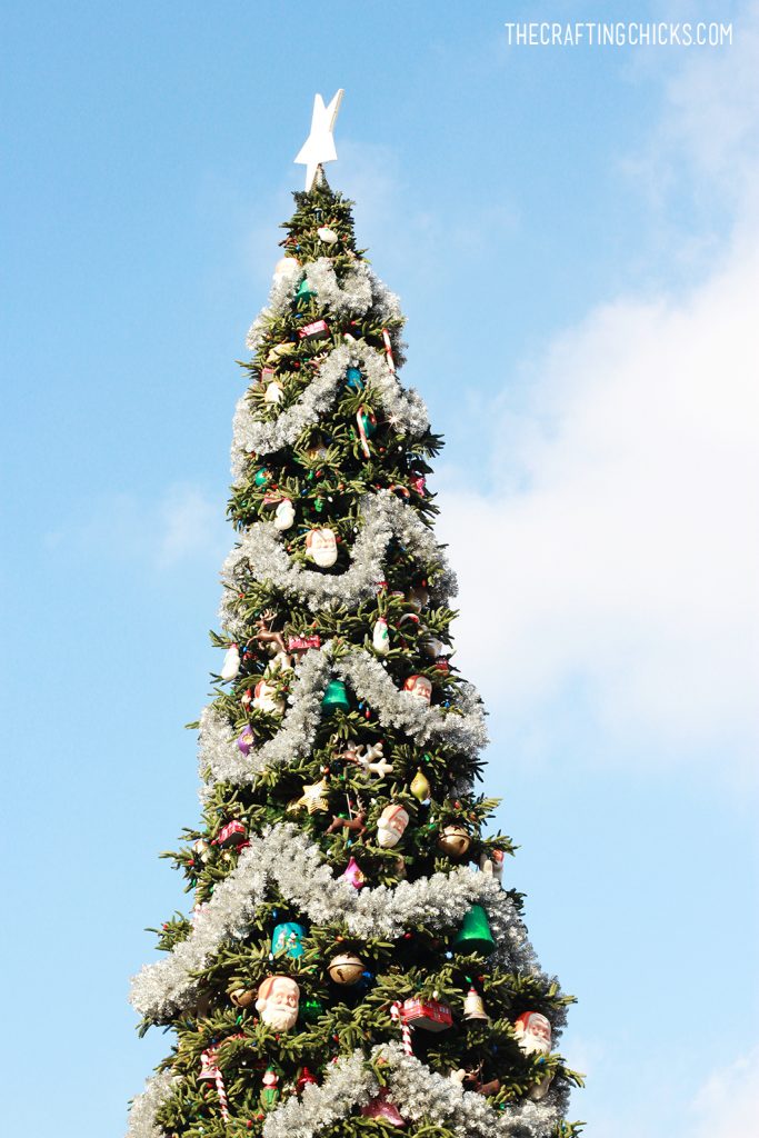 10 Reasons To Visit Disneyland During The Holidays - The Crafting Chicks