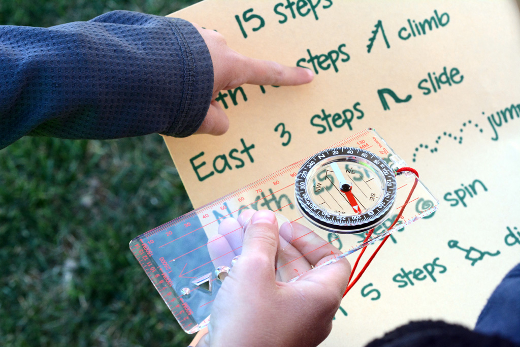 outdoor-compass-treasure-hunt-the-crafting-chicks