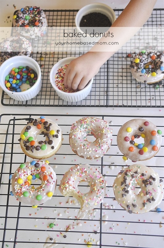 https://thecraftingchicks.com/wp-content/uploads/2017/07/Baked-Donuts-1.jpg