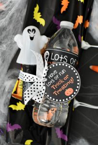 Trick or Treat Halloween Gift Idea - The Crafting Chicks