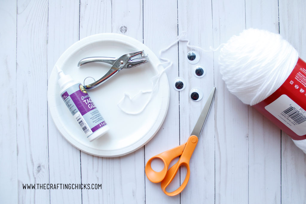 Mummy Paper Plate Kids Craft - The Crafting Chicks