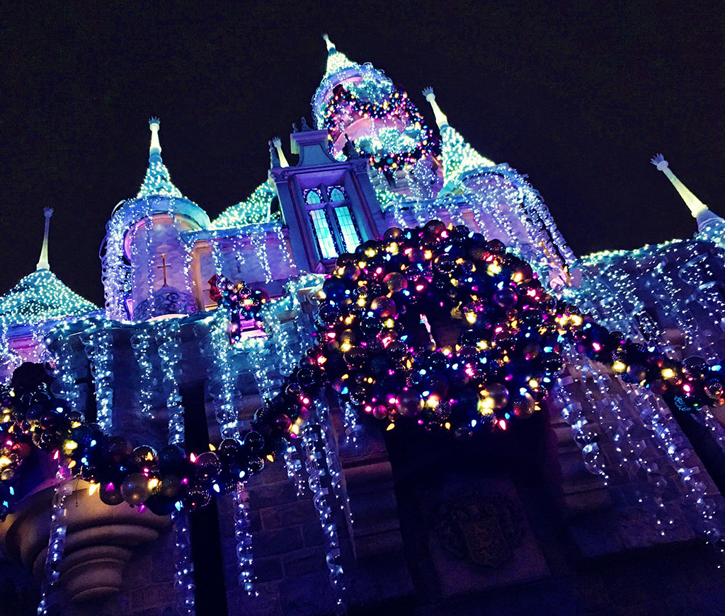 Guide to the Holidays at the Disneyland Resort 2017