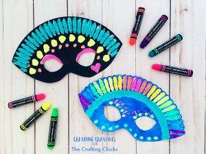 Paper Plate Mask with Free Printable | This paper plate mask is a simple yet super fun mask, perfect to get those amazing little imaginations warmed up and ready for some imaginary play.