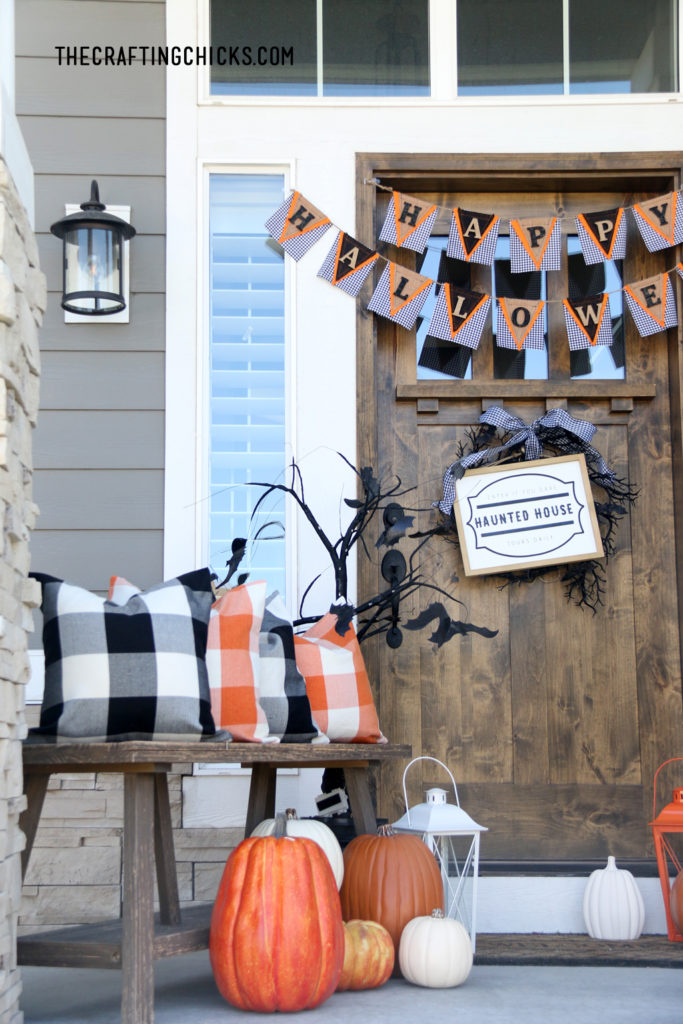 Cute and Spooky Halloween Porch - The Crafting Chicks