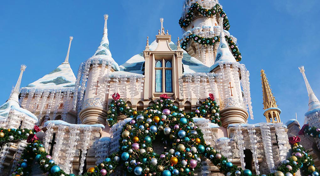 Disneyland Xmas Castle California Adventure Season of Light Park Map and Guide