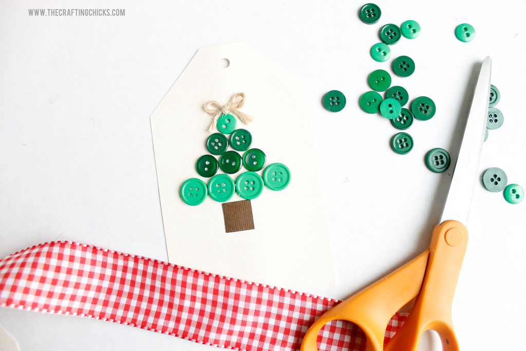 Add Ribbon to the Button Christmas Tree Gift Tag