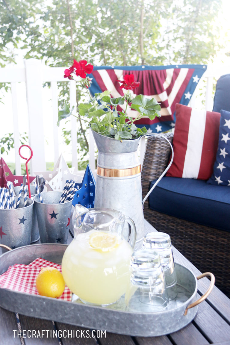 Patriotic Deck Decor - The Crafting Chicks